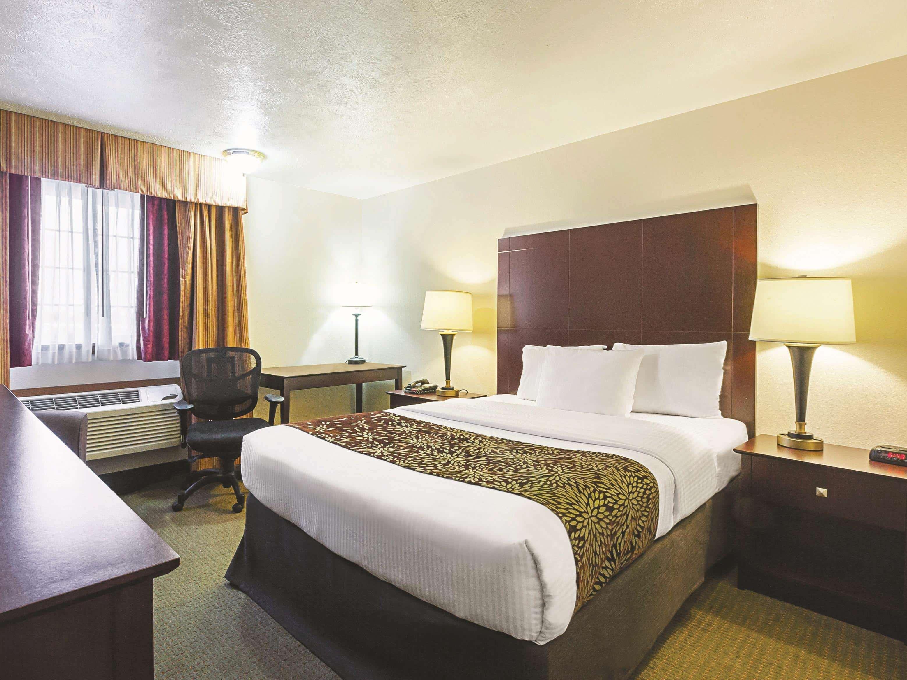 La Quinta By Wyndham Woodburn Hotel Eksteriør billede